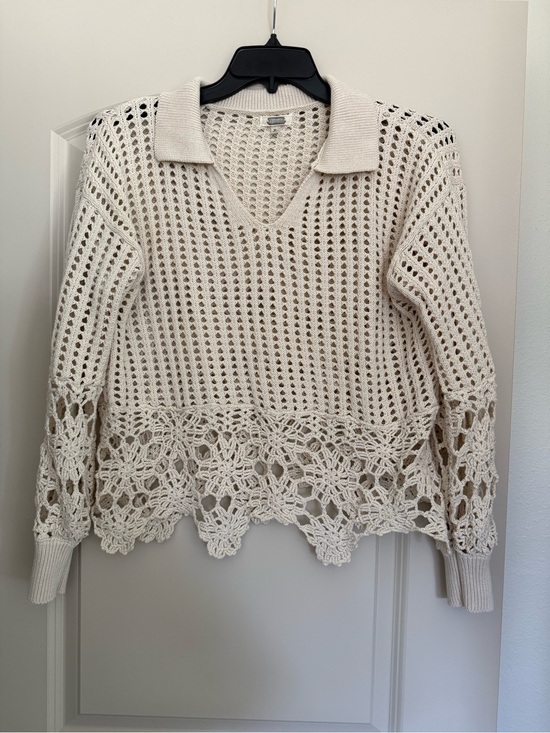 gimmicks by BKE Sweaters - gimmicks by BKE Cream Open-Knit V-Neck Sweater with Crochet Hem